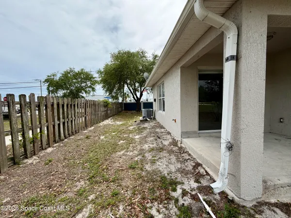 $2,000 | 915 Twisting Branch Court, Melbourne, FL 32935