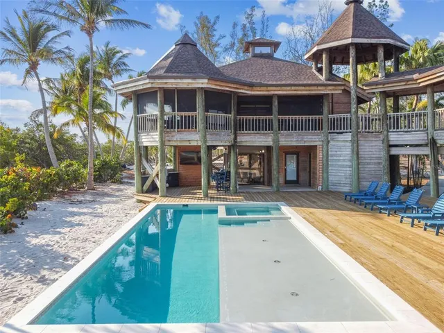 $5,495,000 | 7147 La Lenaire Drive, Longboat Key, FL 34228