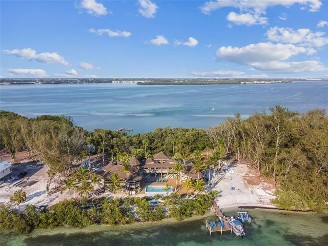 $5,495,000 | 7147 La Lenaire Drive, Longboat Key, FL 34228