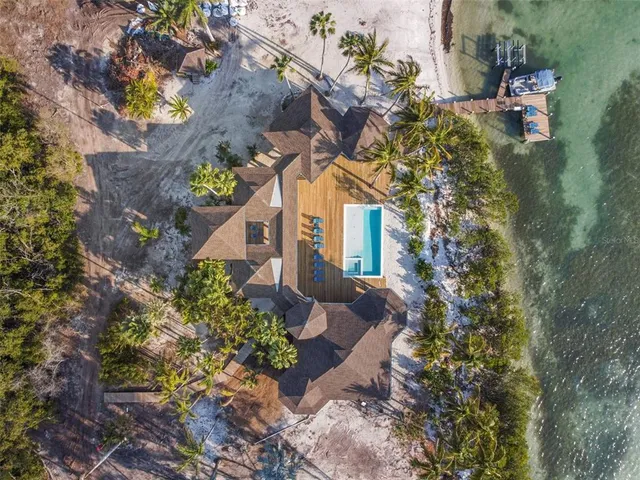 $5,495,000 | 7147 La Lenaire Drive, Longboat Key, FL 34228