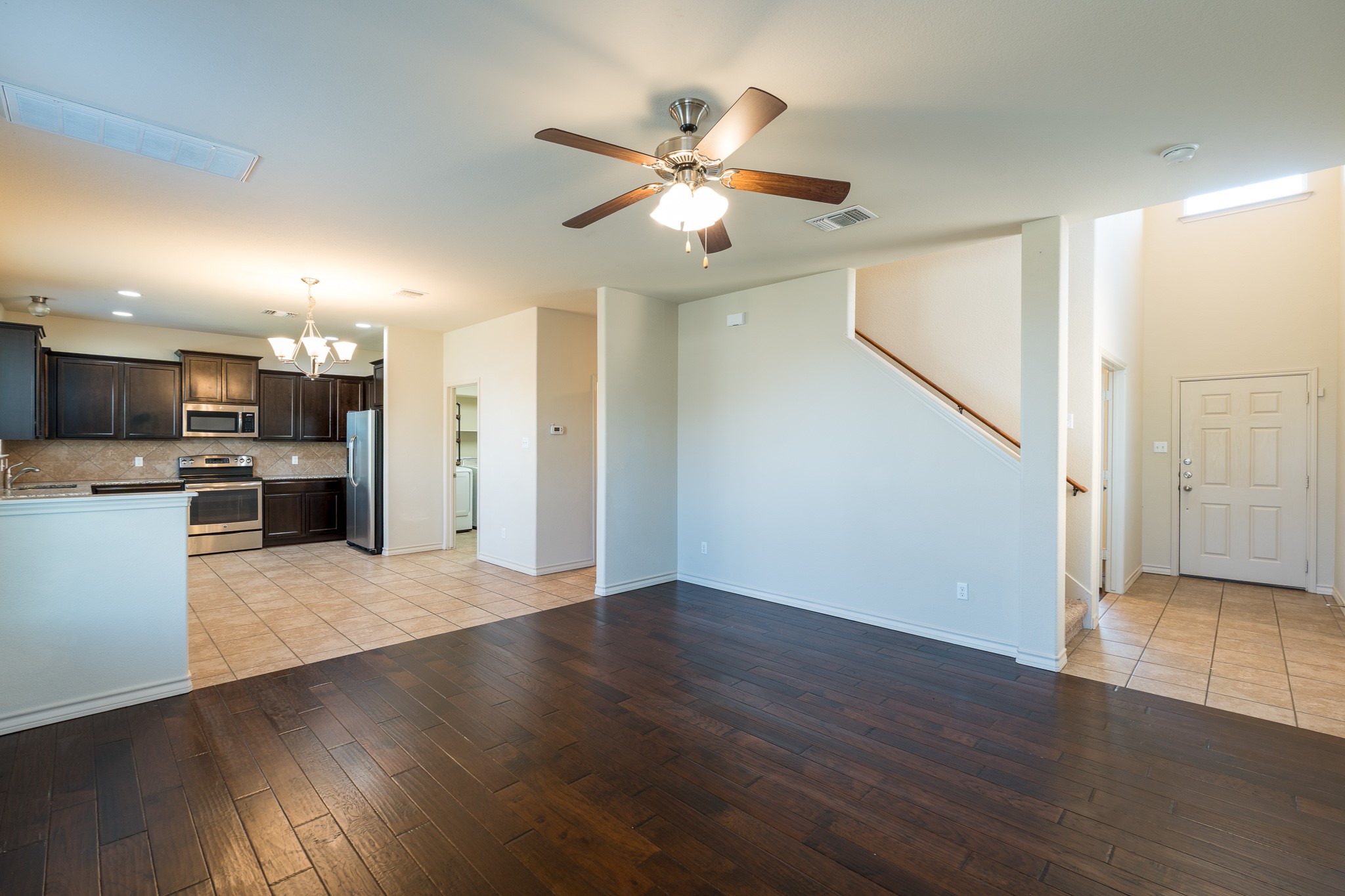 201 Geode Lane Jarrell, TX 76537 - Photo 4 of 17 Gallery Image 4