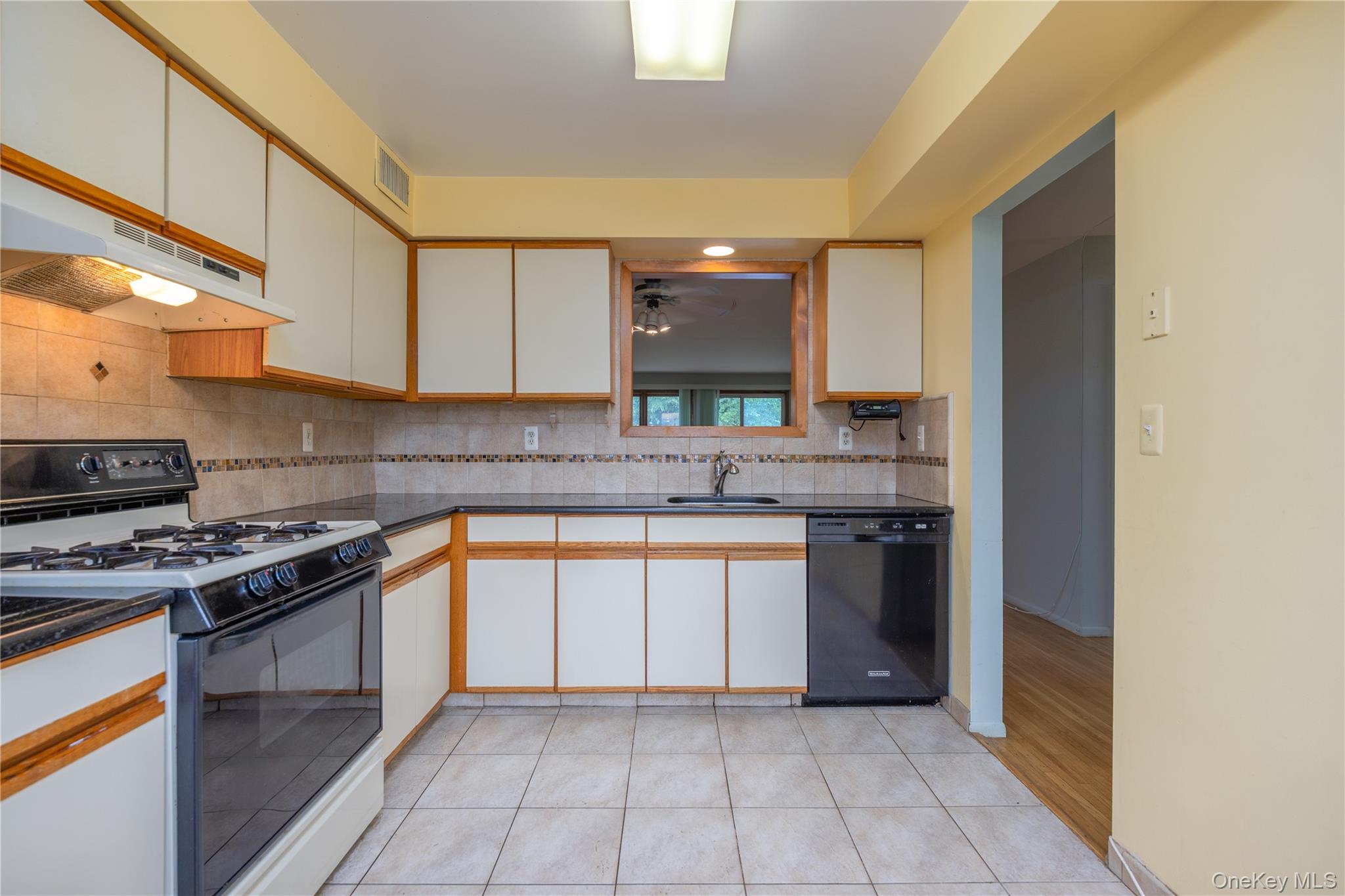 135 West Nyack Road, Unit 93 Nanuet, NY 10954 - Photo 5 of 17