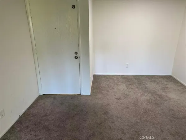 $3,200 | 4900 Overland Avenue, Unit 216, Culver City, CA 90230