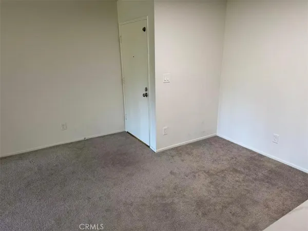 $3,200 | 4900 Overland Avenue, Unit 216, Culver City, CA 90230