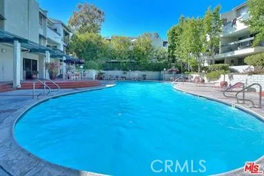 $3,200 | 4900 Overland Avenue, Unit 216, Culver City, CA 90230