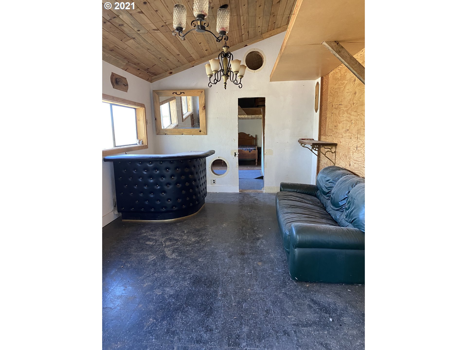 111 Appleton Road Lyle, WA 98635 - Photo 3 of 18 Gallery Image 3