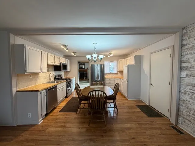 $289,900 | 533 Glen Avenue, Romeoville, IL 60446