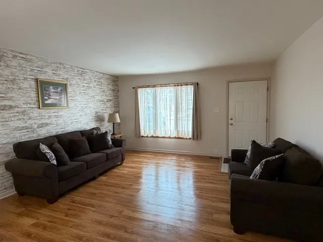 $289,900 | 533 Glen Avenue, Romeoville, IL 60446