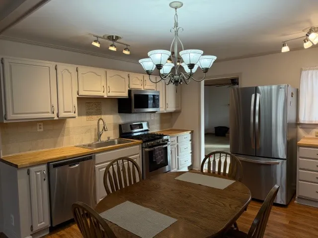 $289,900 | 533 Glen Avenue, Romeoville, IL 60446