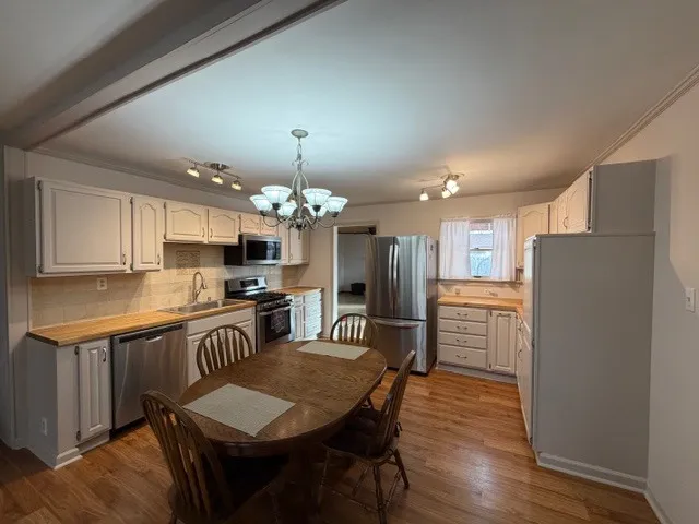 $289,900 | 533 Glen Avenue, Romeoville, IL 60446