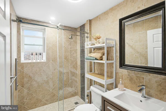 $2,100 | 616 Greenway Avenue, Darby, PA 19023