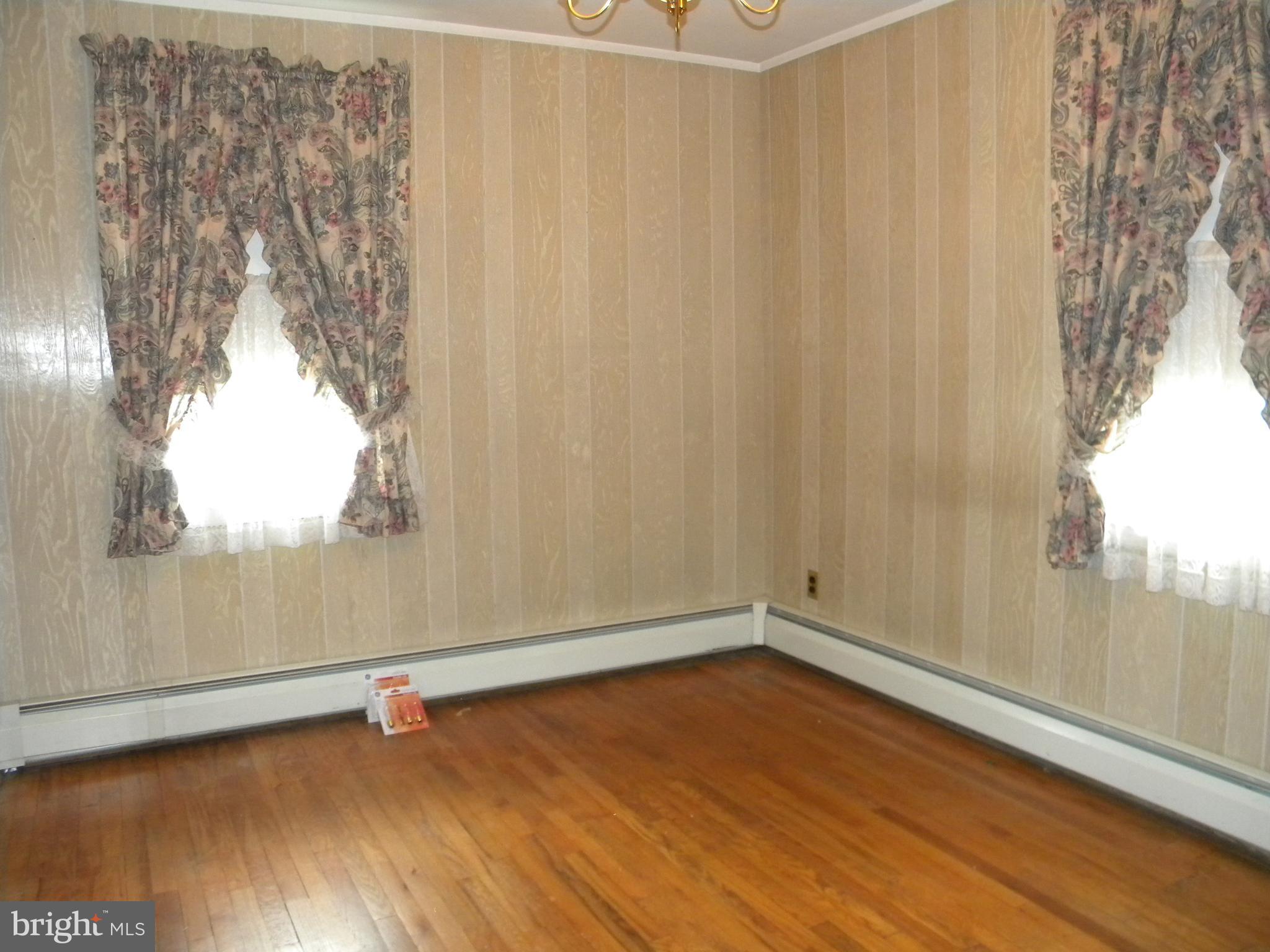930 Kinwat Avenue Baltimore, MD 21221 - Photo 15 of 30 Another view of bedroom 1