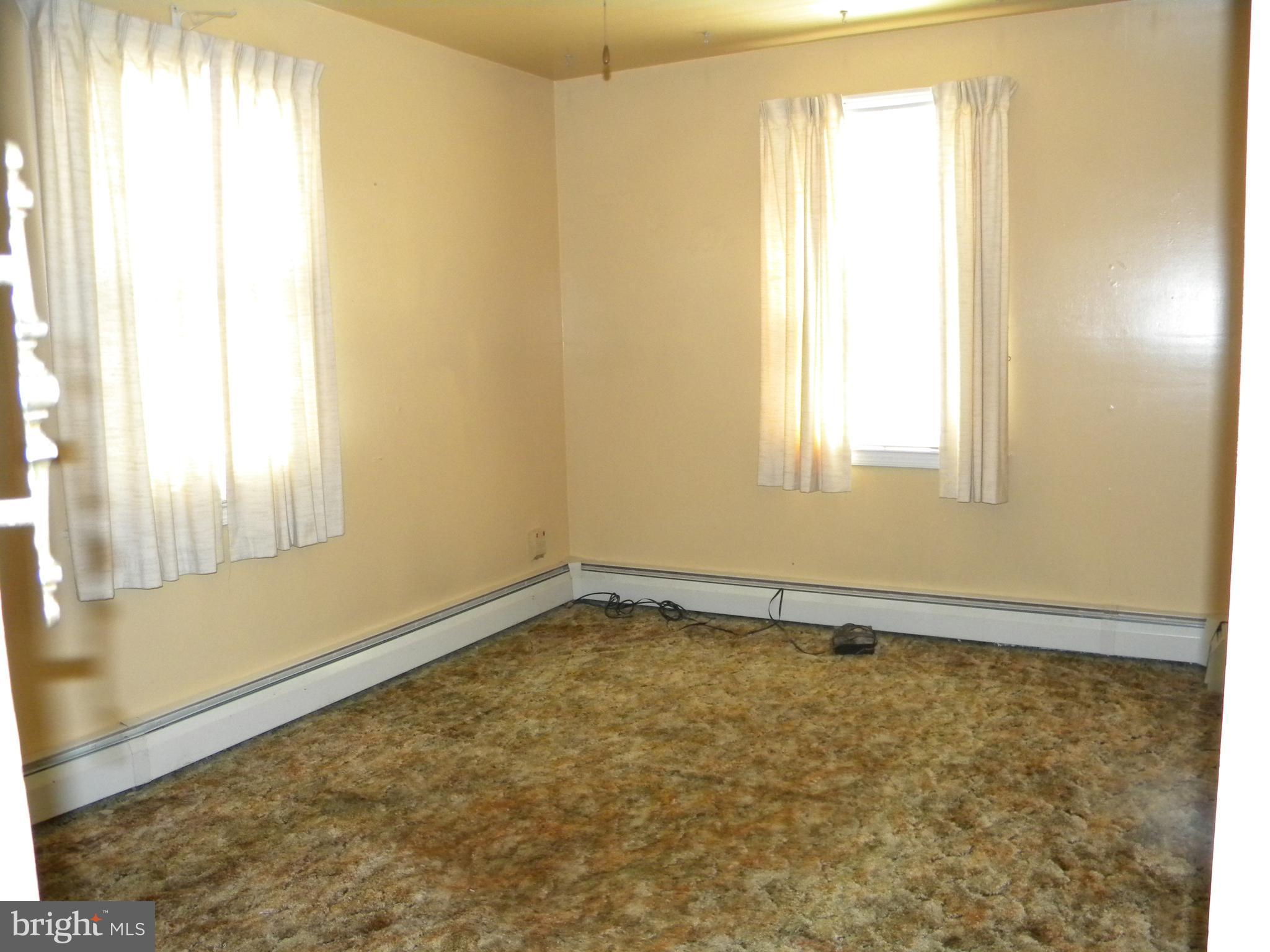 930 Kinwat Avenue Baltimore, MD 21221 - Photo 16 of 30 Bedroom 2 located on 1st floor