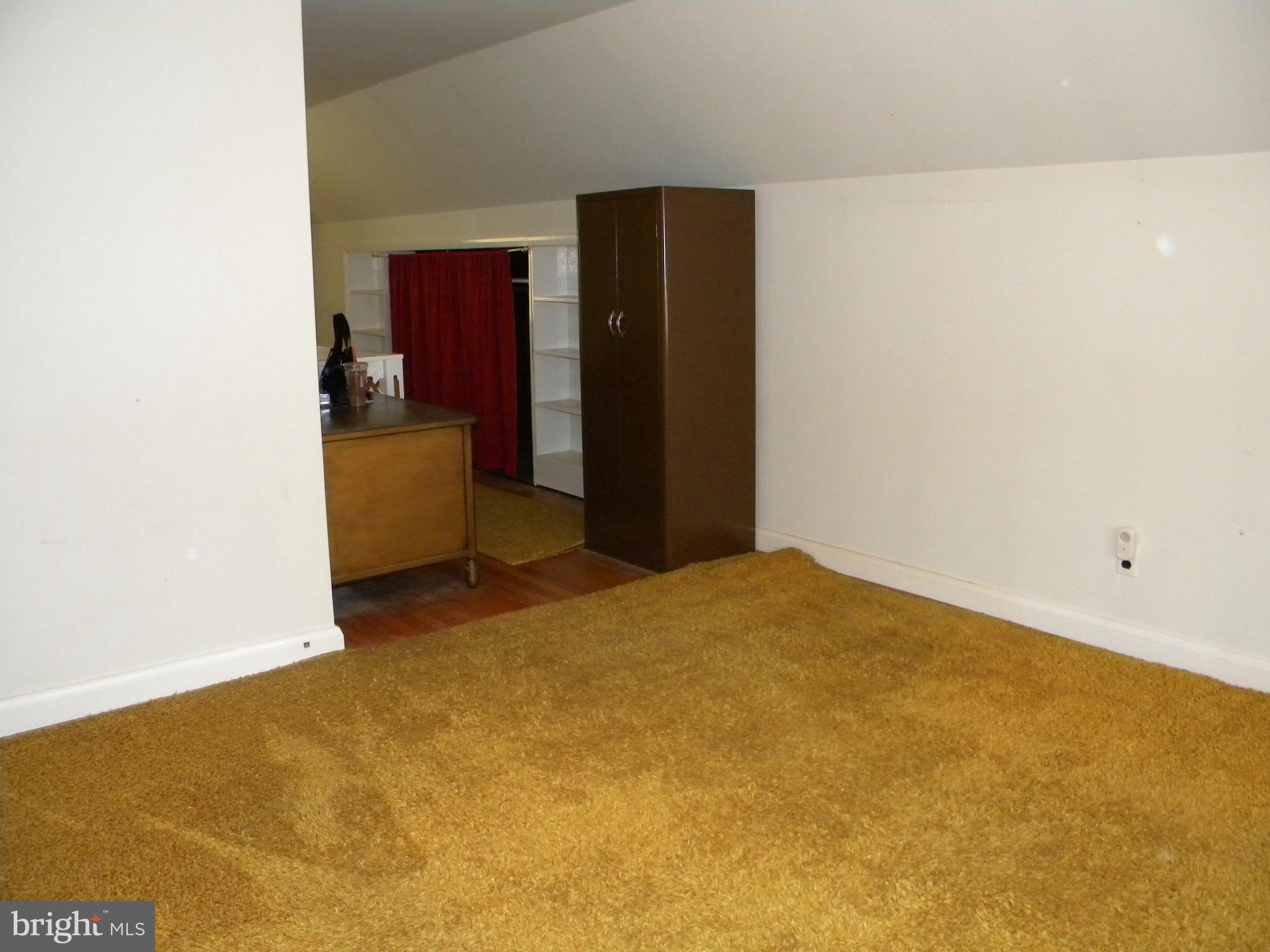 930 Kinwat Avenue Baltimore, MD 21221 - Photo 20 of 30 Bedroom 3- another view