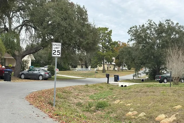 $5,000 | 235 South Lee Street, Beverly Hills, FL 34465