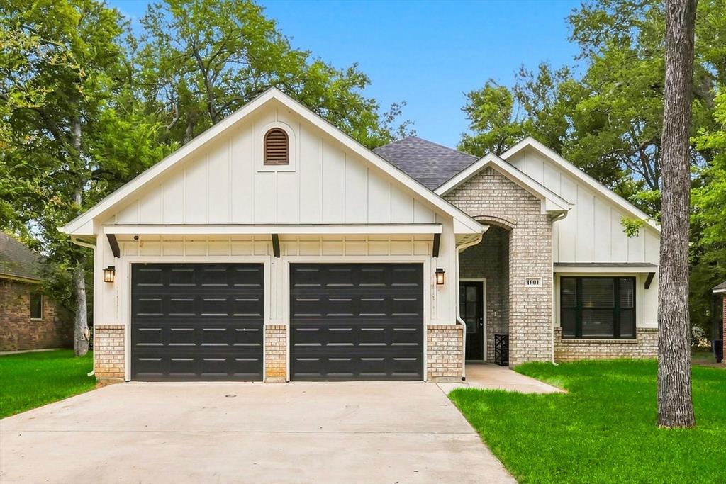 1001 Oak Valley Road Burleson, TX 76028 - Photo 1 of 40 Gallery Image 1