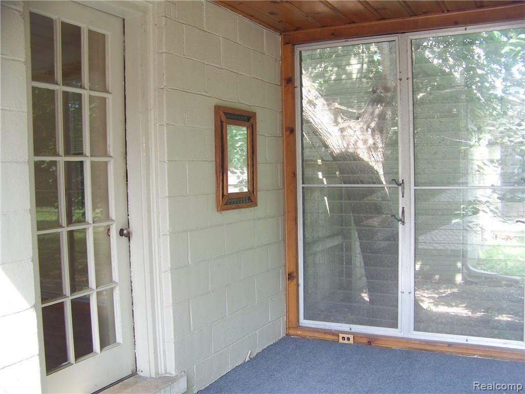 135 Maplefield Road Pleasant Ridge, MI 48069 - Photo 29 of 35 FUN 3 SEASON ROOM TO ENJOY!