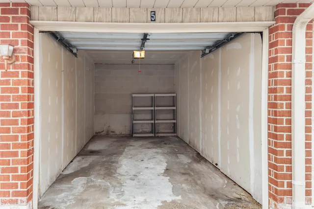 $230,000 | 7025 Heritage Circle, Unit 2A, Orland Park, IL 60462