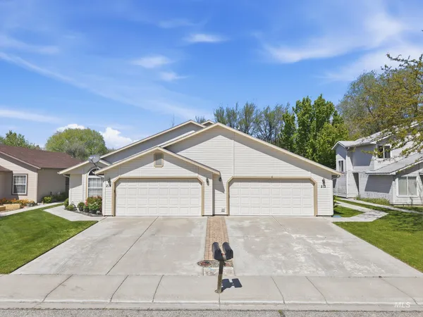 $340,000 | 212 South Valley Drive, Nampa, ID 83686