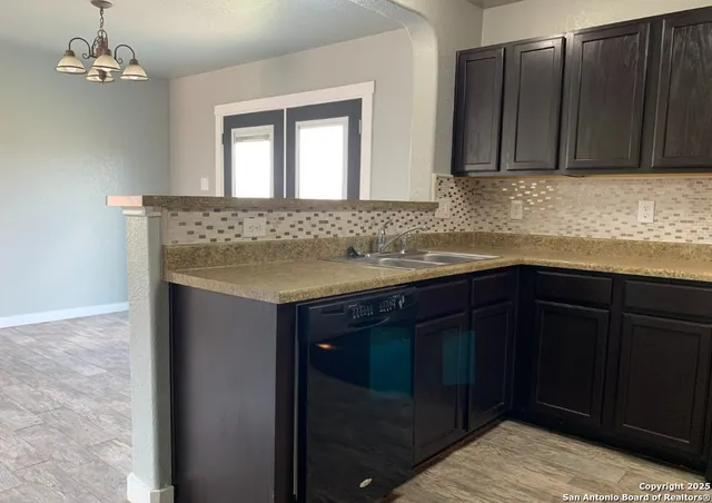 $1,999 | 25243 Cambridge Wall, San Antonio, TX 78261