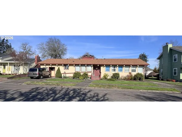 $395,000 | 1325 Southwest 8th Avenue, Albany, OR 97321