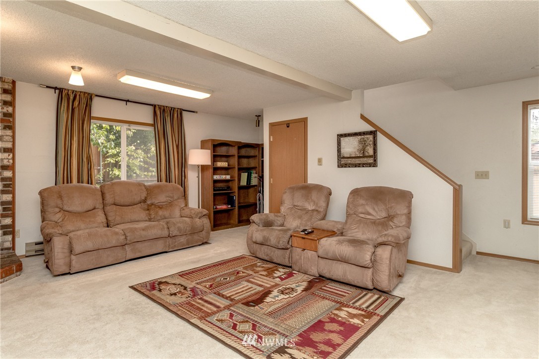 19844 105th Avenue Southeast Renton, WA 98055 - Photo 13 of 23 Gallery Image 13
