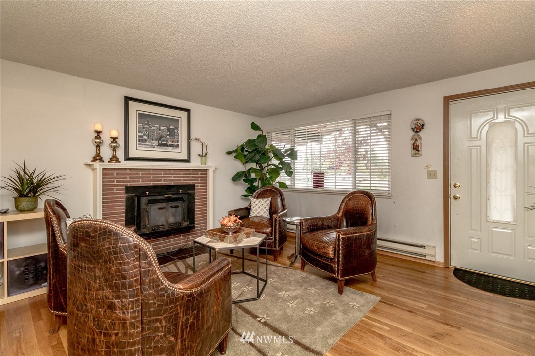 19844 105th Avenue Southeast Renton, WA 98055 - Photo 6 of 23 Gallery Image 6