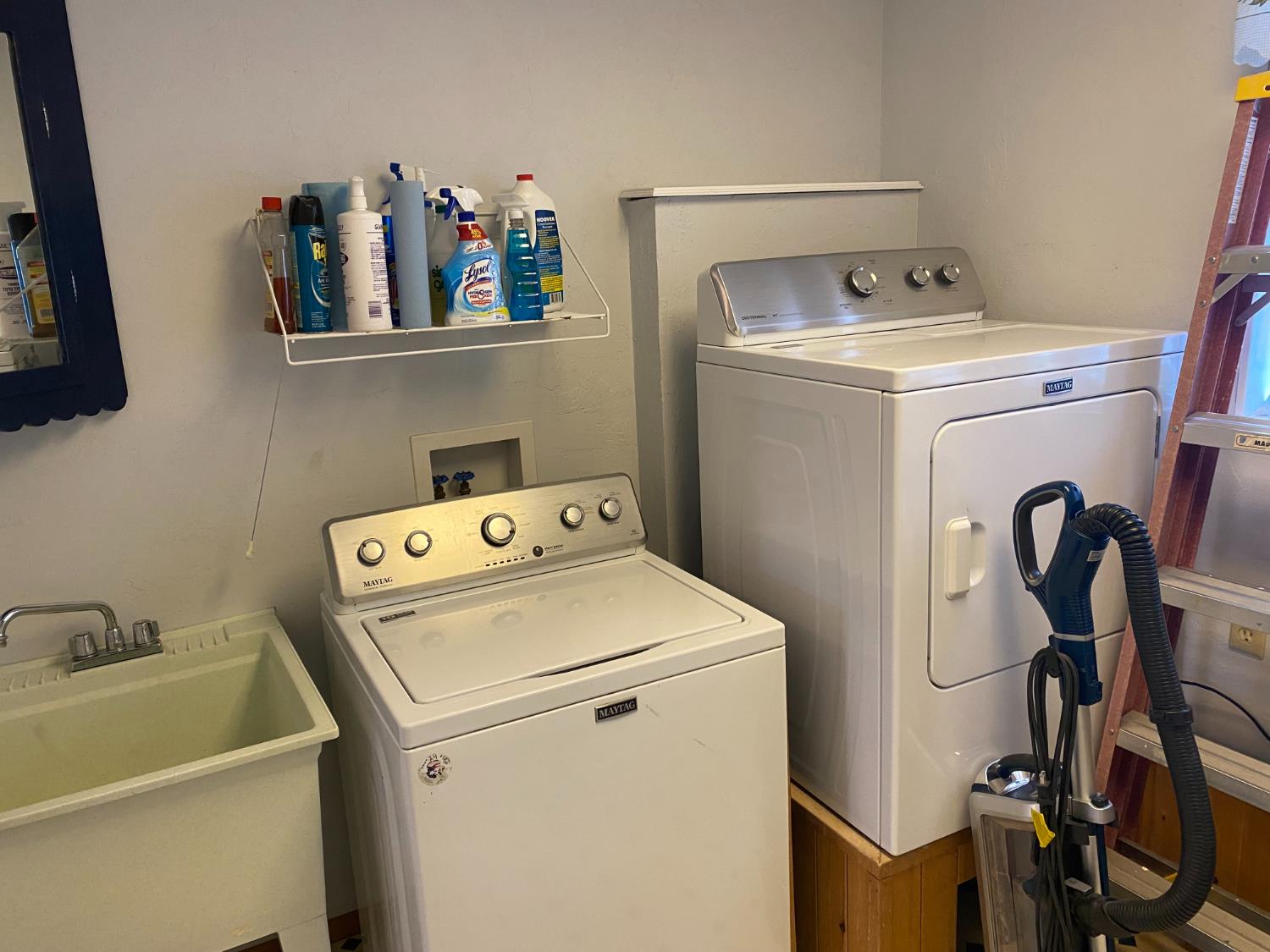 5021 Banbury Cross Road Shingle Springs, CA 95682 - Photo 46 of 92 Laundry room view.