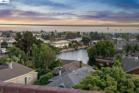 $1,899,000 | 2021 Clinton Avenue, Alameda, CA 94501
