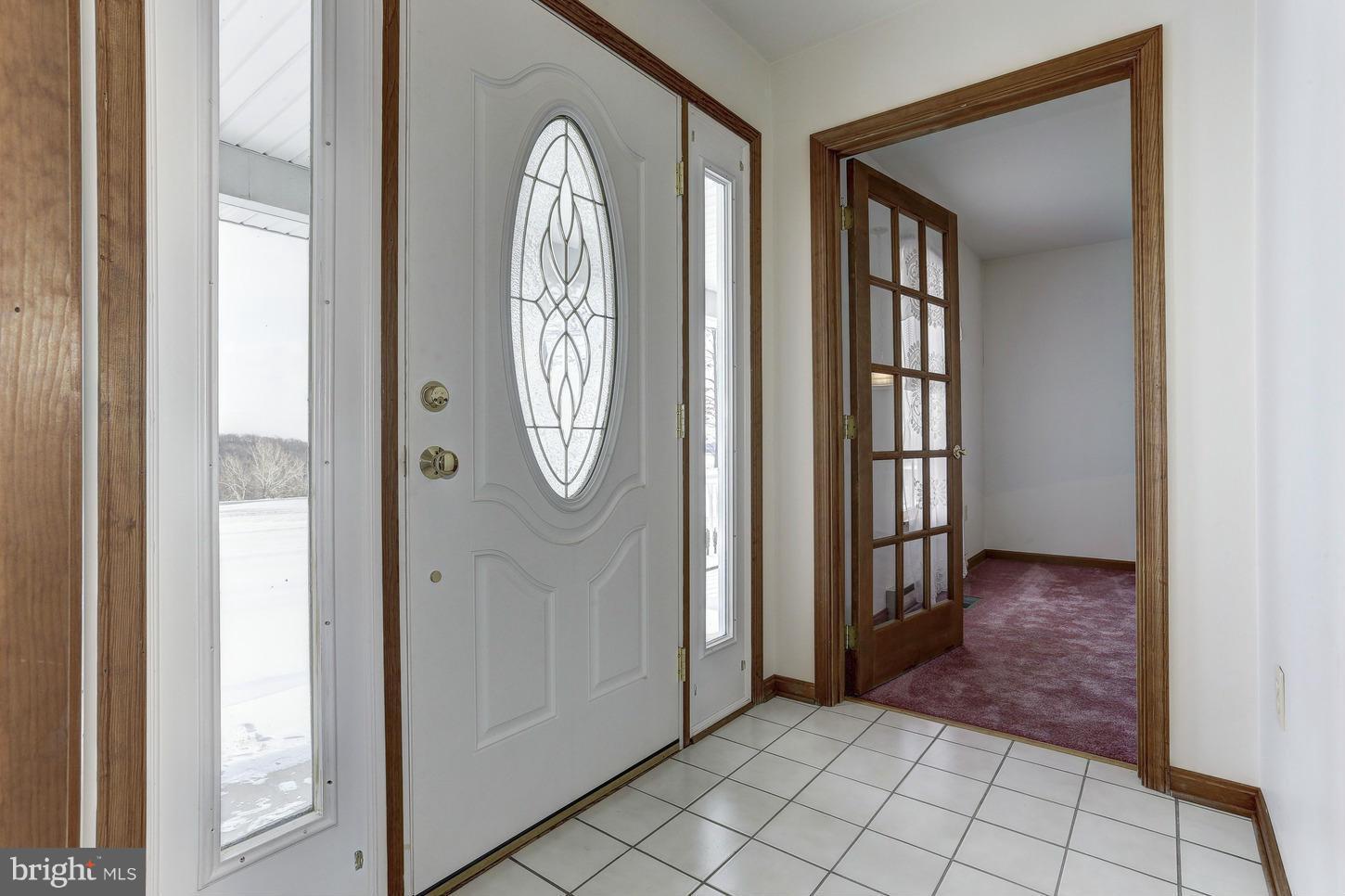 1182 Gorsuch Road Hampstead, MD 21074 - Photo 4 of 29 Foyer Entry