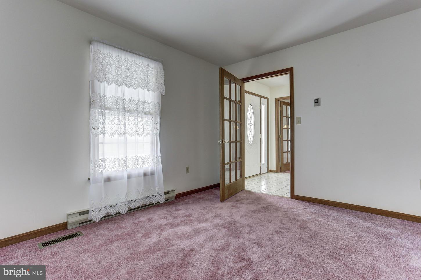 1182 Gorsuch Road Hampstead, MD 21074 - Photo 5 of 29 Living Room
