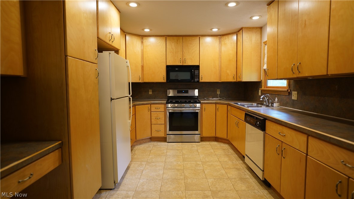 4428 Sunnybrook Road Kent, OH 44240 - Photo 18 of 28 Gallery Image 18