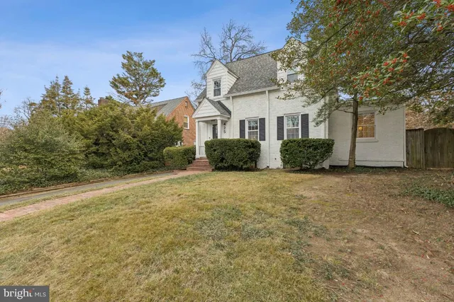 $1,499,990 | 425 North Norwood Street, Arlington, VA 22203