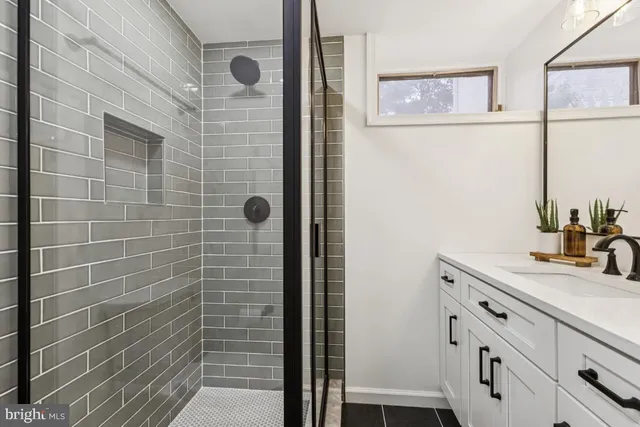 $1,499,990 | 425 North Norwood Street, Arlington, VA 22203