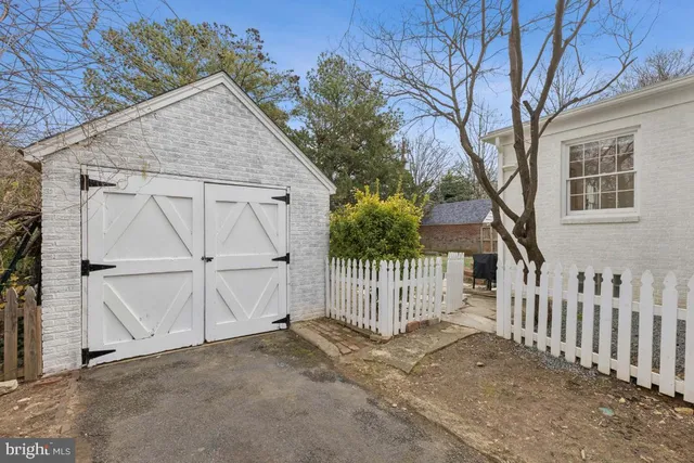 $1,499,990 | 425 North Norwood Street, Arlington, VA 22203