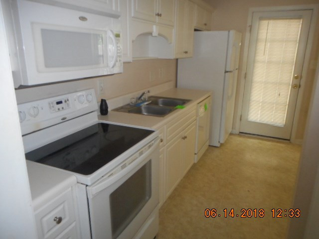 219 Lynbrook Way Grovetown, GA 30813 - Photo 6 of 13 Kitchen