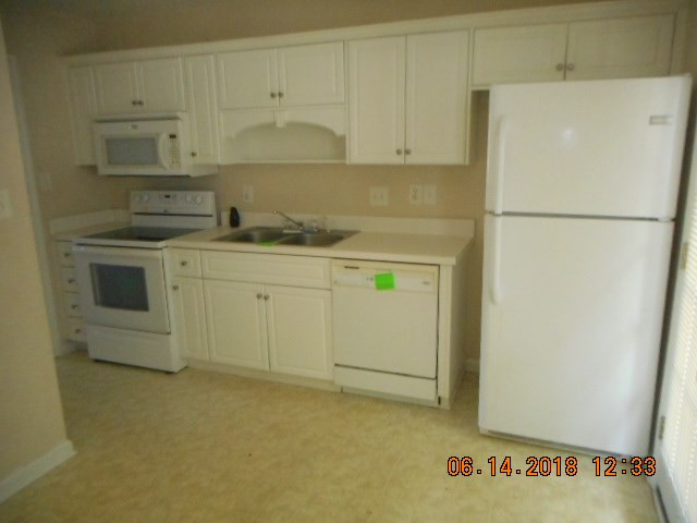 219 Lynbrook Way Grovetown, GA 30813 - Photo 7 of 13 Kitchen