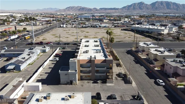 $899 | 3125 North Pecos Road, Unit 204, North Las Vegas, NV 89030