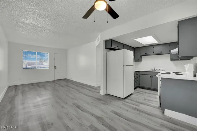 $899 | 3125 North Pecos Road, Unit 204, North Las Vegas, NV 89030