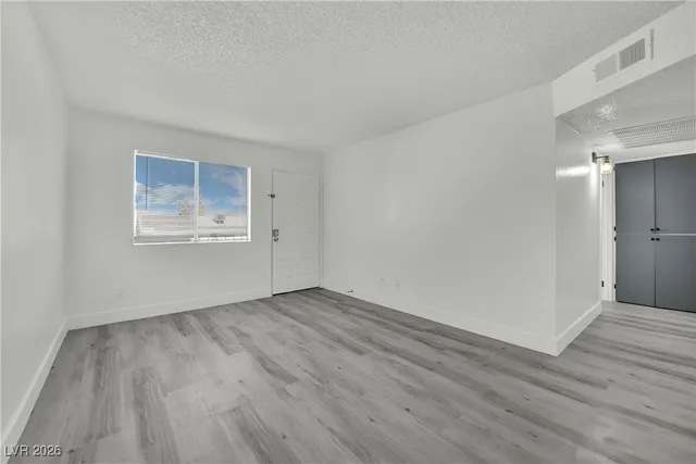 $899 | 3125 North Pecos Road, Unit 204, North Las Vegas, NV 89030