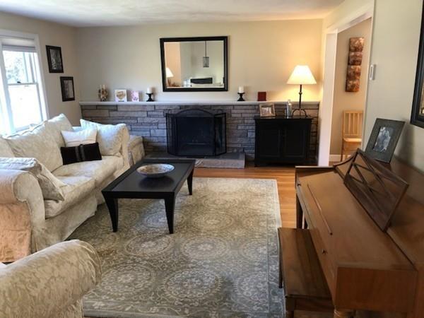 8 Ledgetree Road Medfield, MA 02052 - Photo 4 of 23 Gallery Image 4