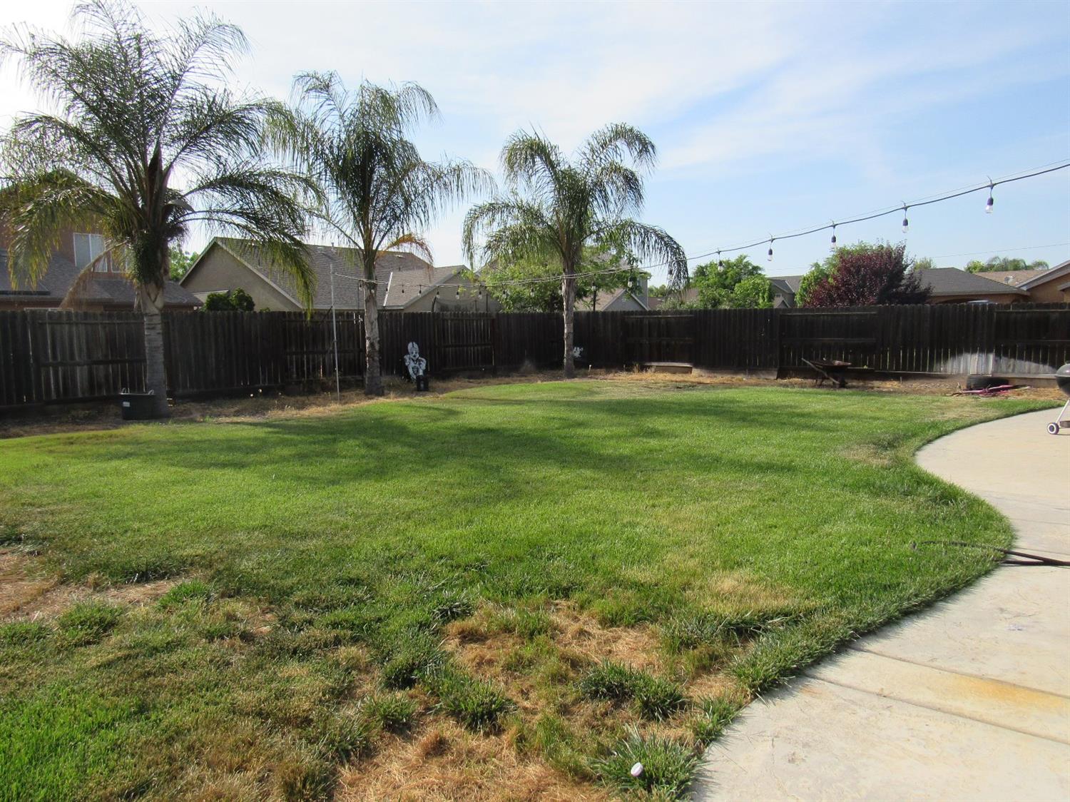 2141 Sheldon Court Reedley, CA 93654 - Photo 21 of 22 Gallery Image 21