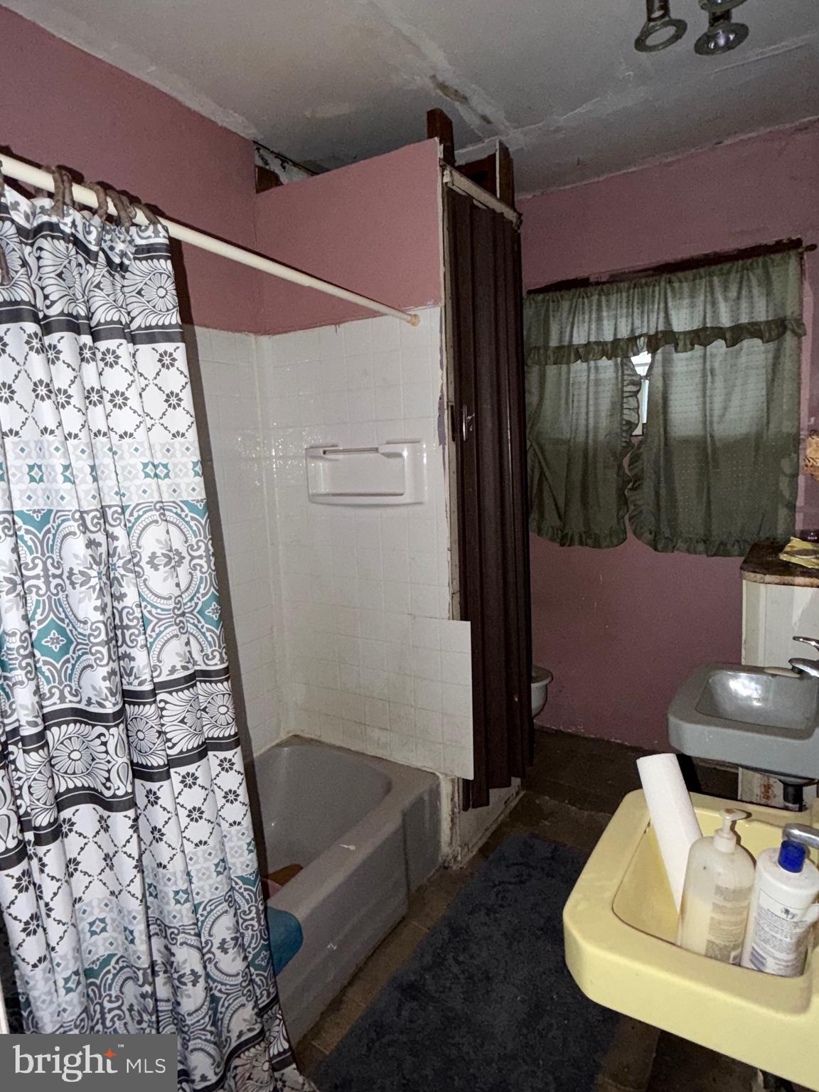5219 Warren Street Philadelphia, PA 19131 - Photo 11 of 20