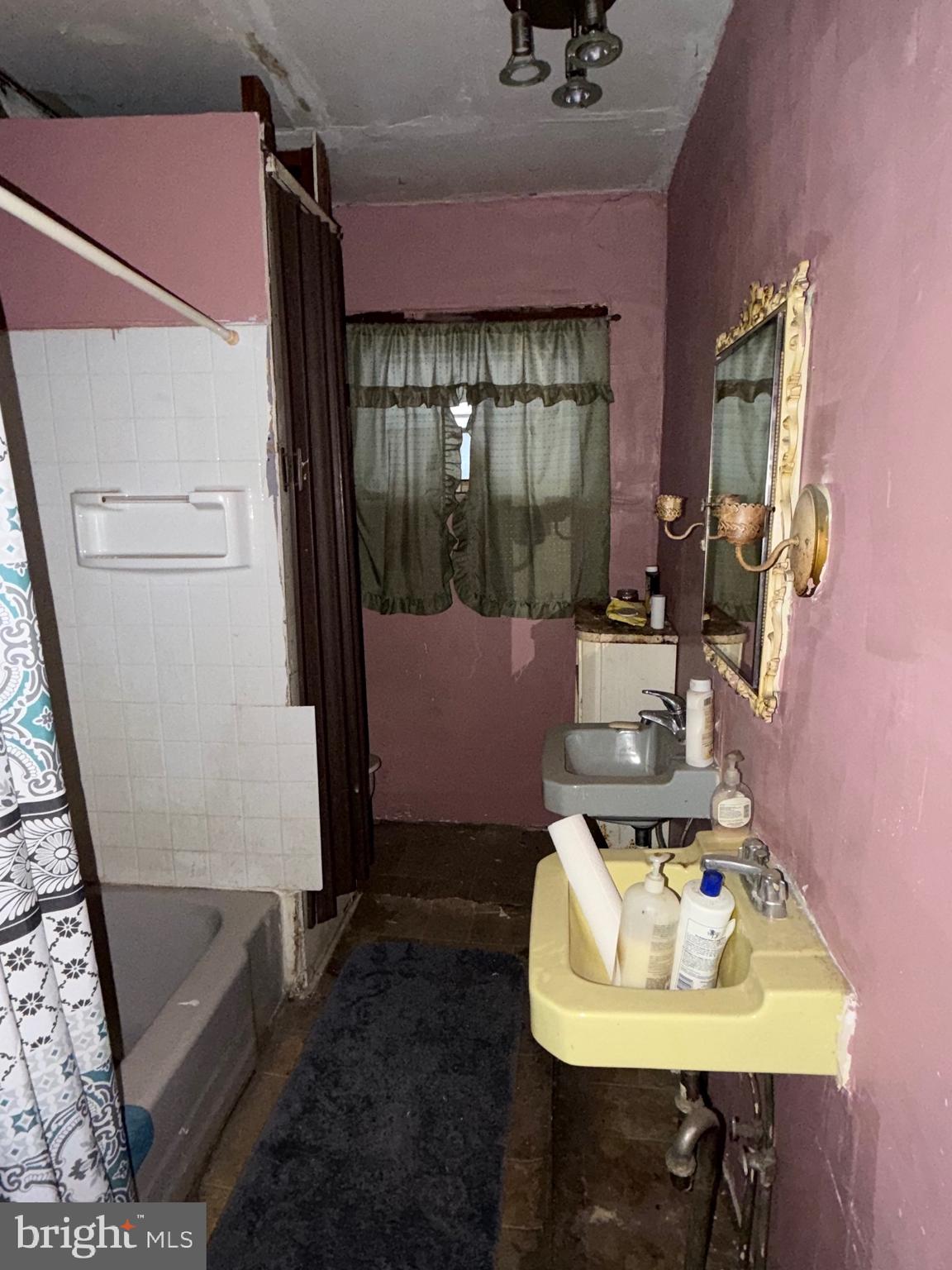 5219 Warren Street Philadelphia, PA 19131 - Photo 12 of 20