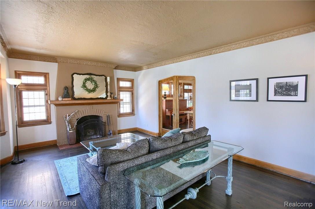 20176 Briarcliff Road Detroit, MI 48221 - Photo 3 of 31 Great_Room_4th_View.jpg