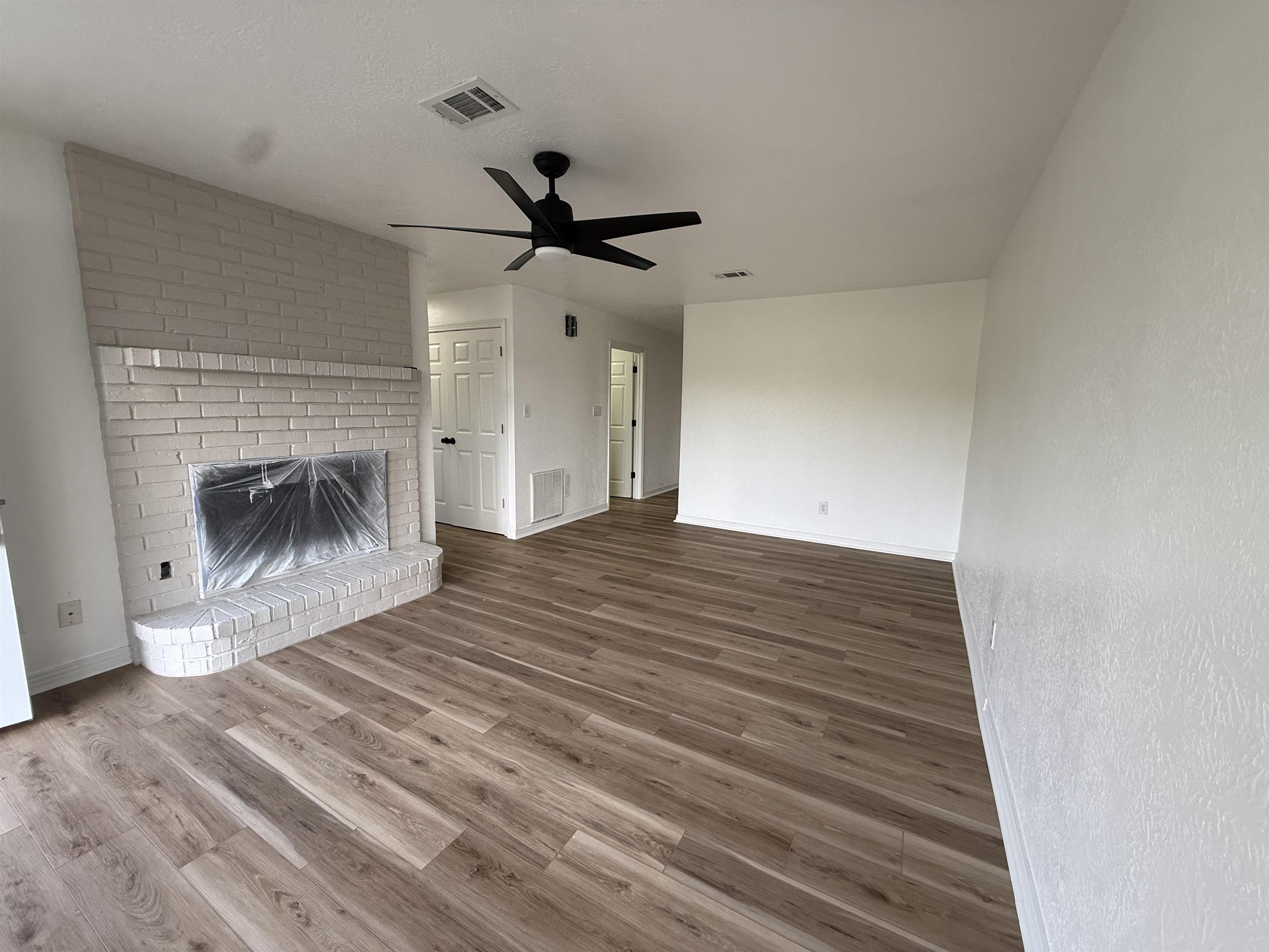 245 West Ave P Silsbee, TX 77656 - Photo 2 of 39