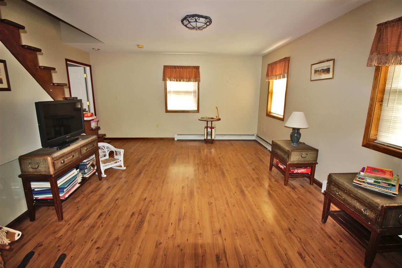 263 Elm Street Shaftsbury, VT 05257 - Photo 8 of 36