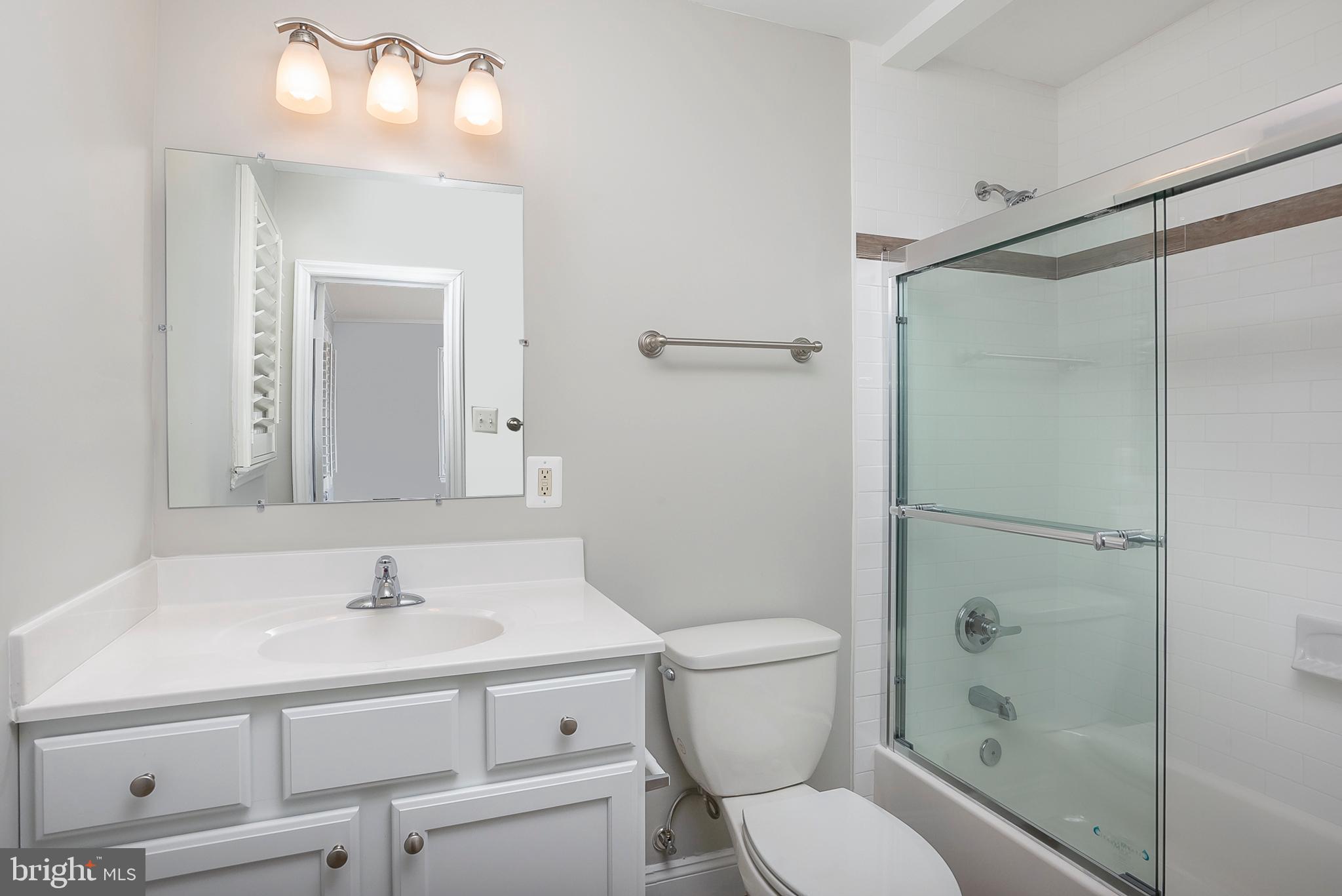 241 Ridgeway Road Catonsville, MD 21228 - Photo 17 of 29 Master Bathroom