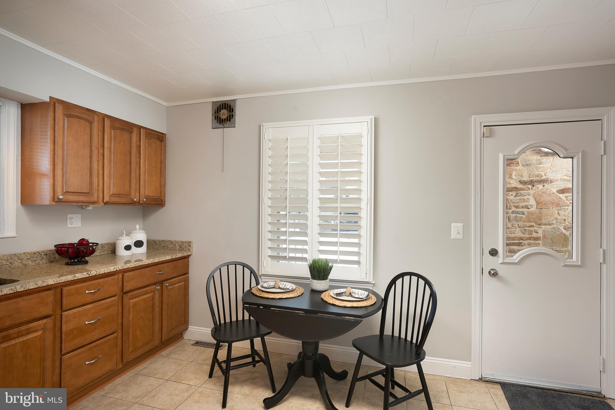 241 Ridgeway Road Catonsville, MD 21228 - Photo 9 of 29 Kitchen Area (alt view)