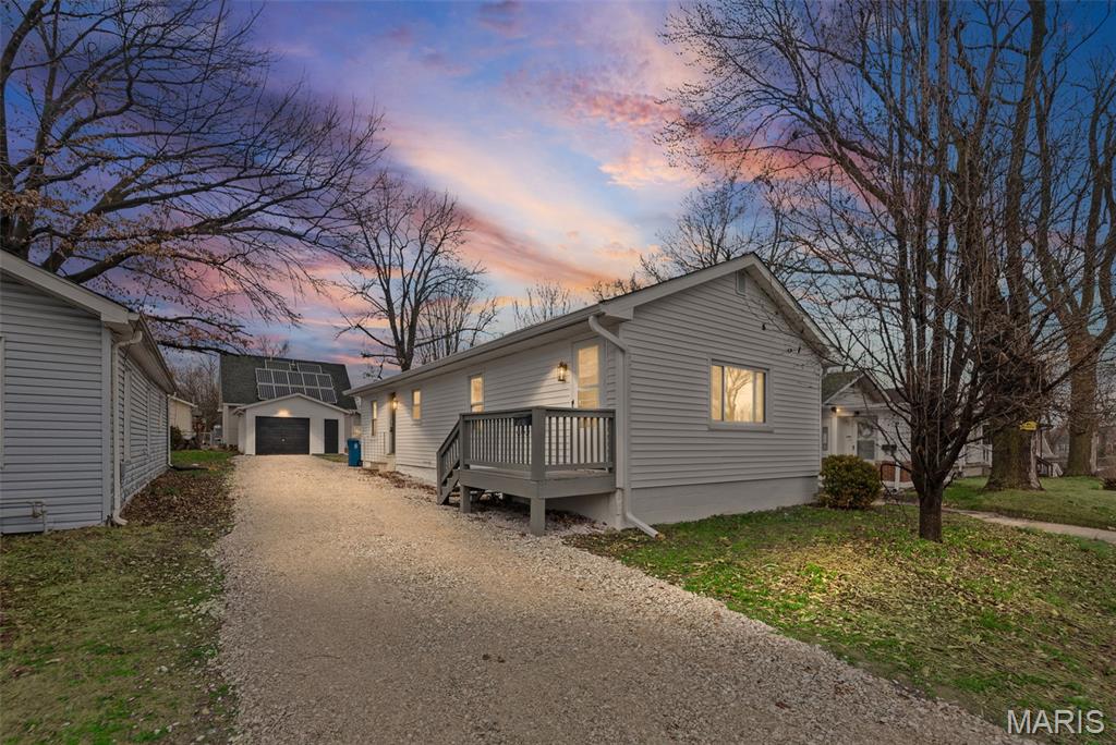 509 Stowell Avenue Alton, IL 62002 - Photo 5 of 28